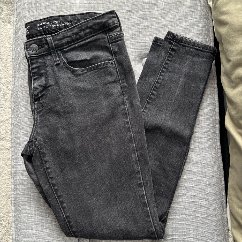 Women's Skinny Jeans in Charcoal Gray